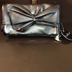 Adorable bow wallet!